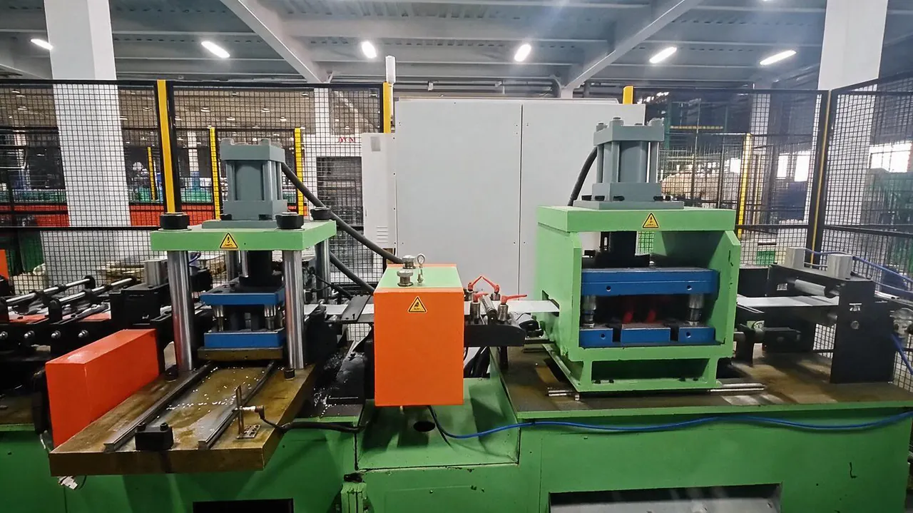 Punching and cutting equipment
